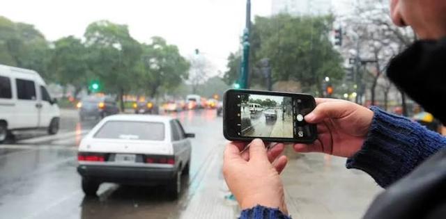 Mendoza puso en marcha un canal por WhatsApp para reportar infracciones de tránsito