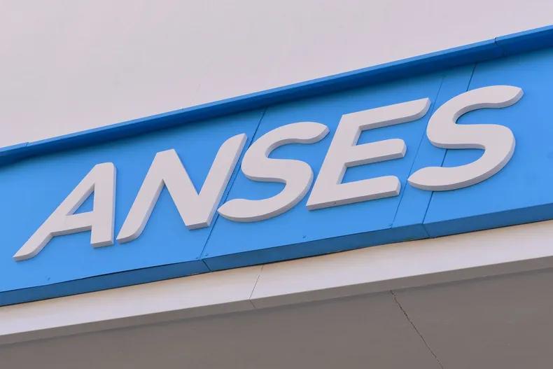 ANSES activa pagos este viernes 12: qué prestaciones se acreditan según el DNI