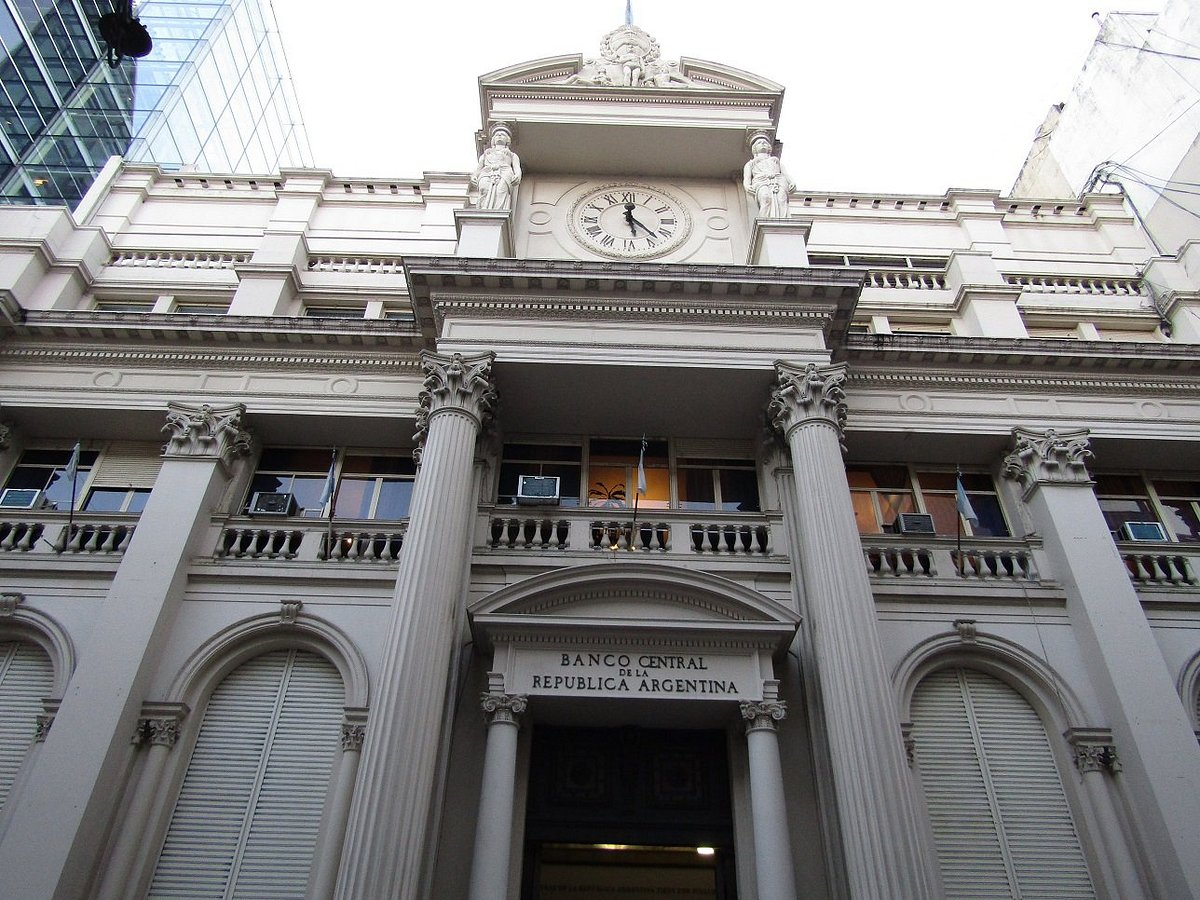 Las siete grietas que encienden la pelea por la reforma del Banco Central