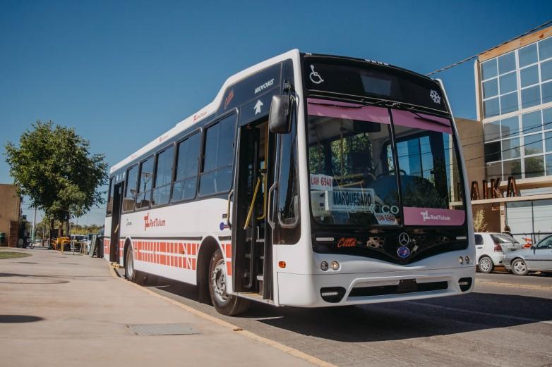 El Gobierno avisa que habrá multas si los colectivos salen con menos frecuencia