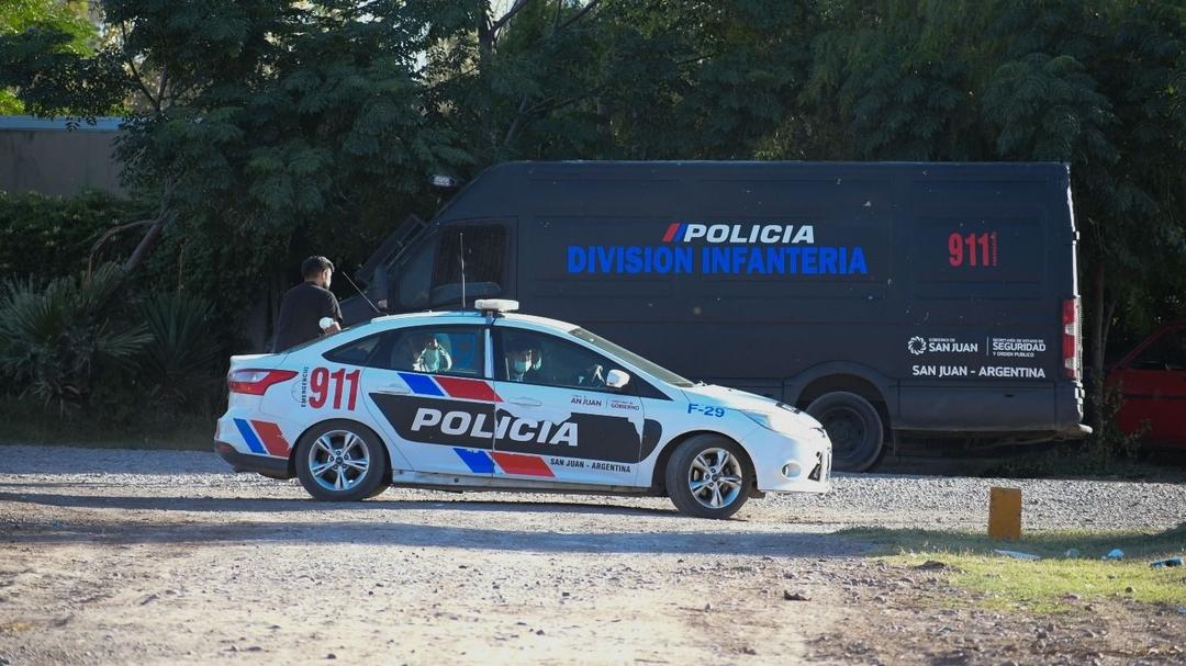 Un cabo de la Policía de San Juan aplicó RCP y asistió a un hombre descompensado en Circunvalación