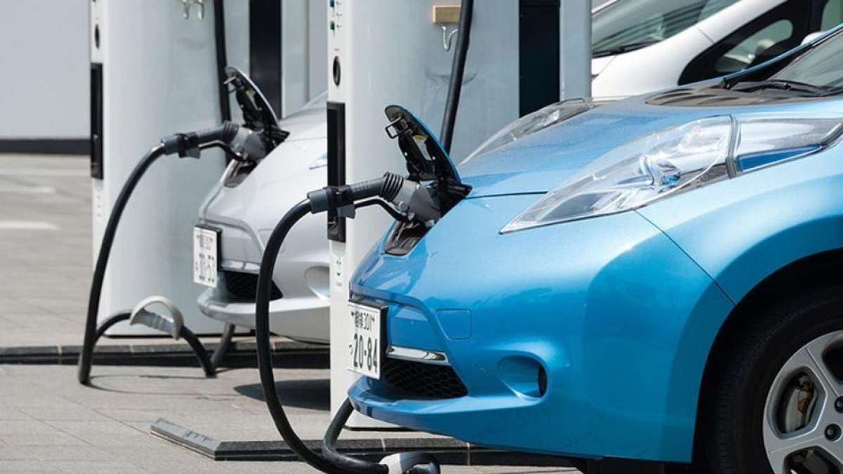 Ritondo empuja una ley para acelerar los autos eléctricos en el país