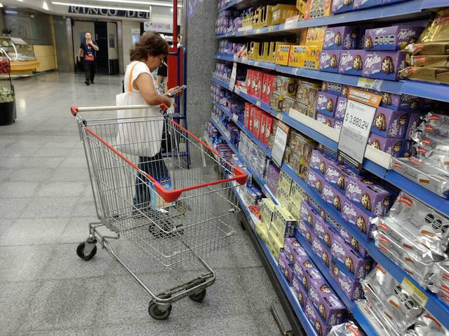 Supermercados: mayo dejó nuevas bajas en los rubros de mayor peso