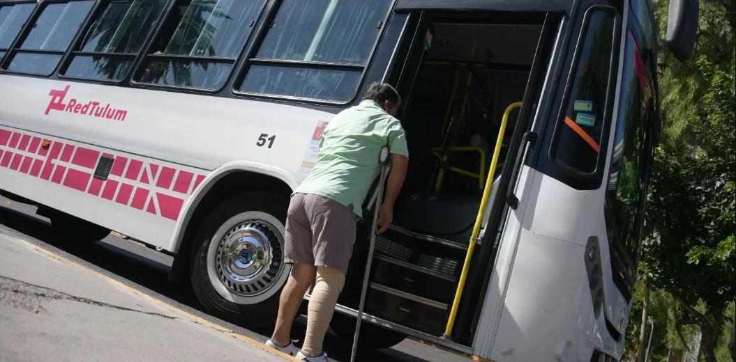 Siguen válidos los pases de colectivo vencidos para personas con discapacidad hasta fin de año