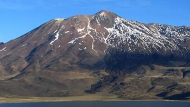 Detectan una señal térmica en el entorno de Auca Mahuida y mantienen vigilancia preventiva
