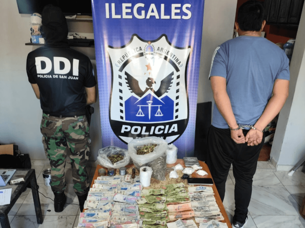 Allanaron una casa en Rawson y le secuestraron cocaína lista para vender, marihuana y $125.000 a "El Pato"