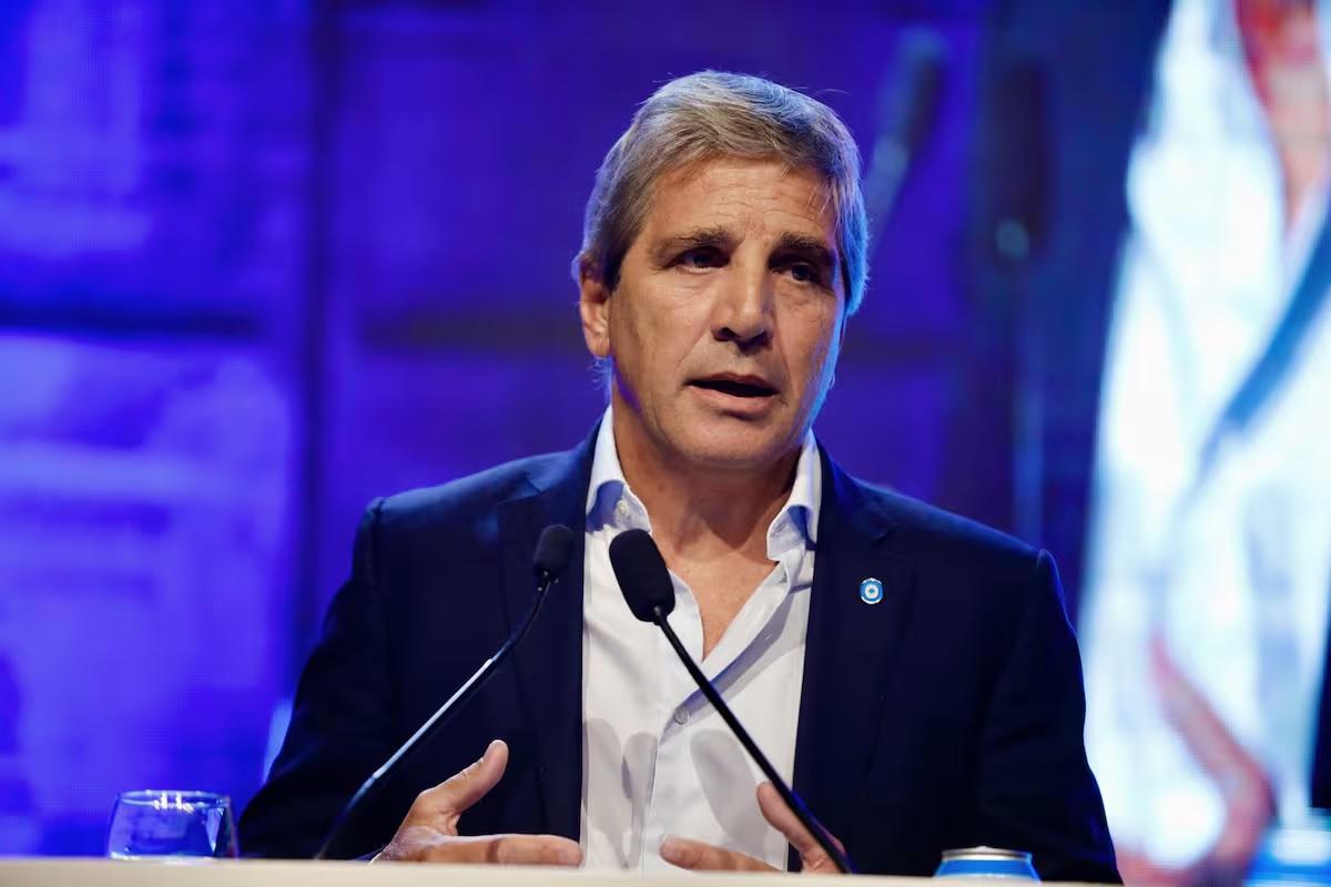 Caputo volvió a marcar la cancha y prometió inflación cero
