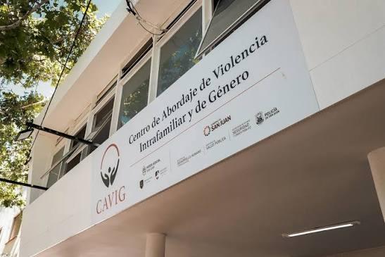 Condenan a un hombre en Santa Lucía por atacar con cuchillos a su expareja